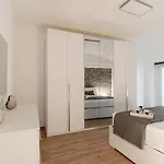 Appartement Love's Corner - By Myhomeincomo *