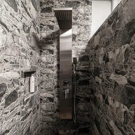 Love's Corner - By Myhomeincomo *