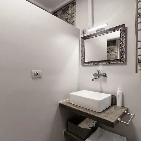 Apartament Love's Corner - By Myhomeincomo *