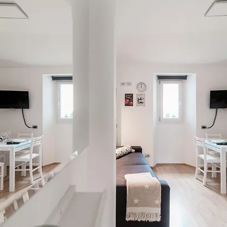 Apartament Love's Corner - By Myhomeincomo