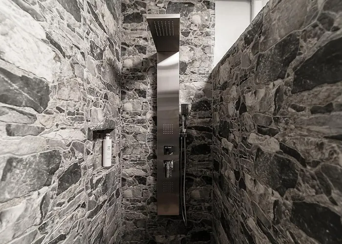 Love's Corner - By Myhomeincomo *