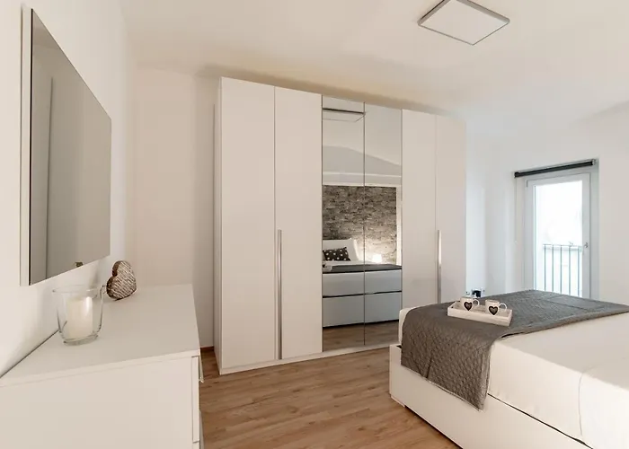 Appartement Love's Corner - By Myhomeincomo *