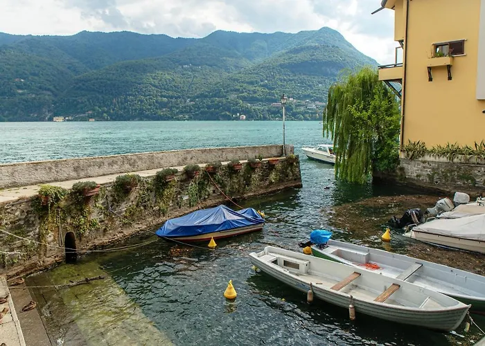 Love's Corner - By Myhomeincomo Carate Urio